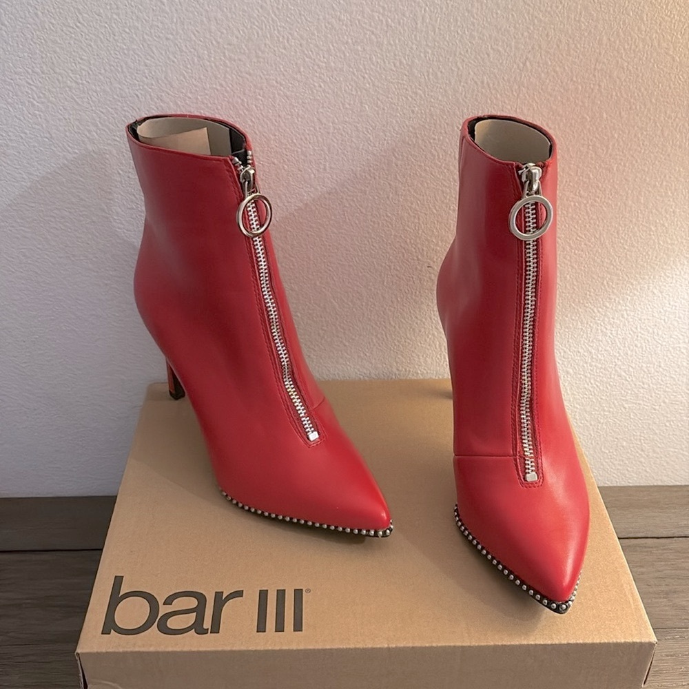 NIB [Bar III] Briget Studded Pointed Toe Zip-Up Ankle Booties in Red Women’s 5.5 - Picture 3 of 13